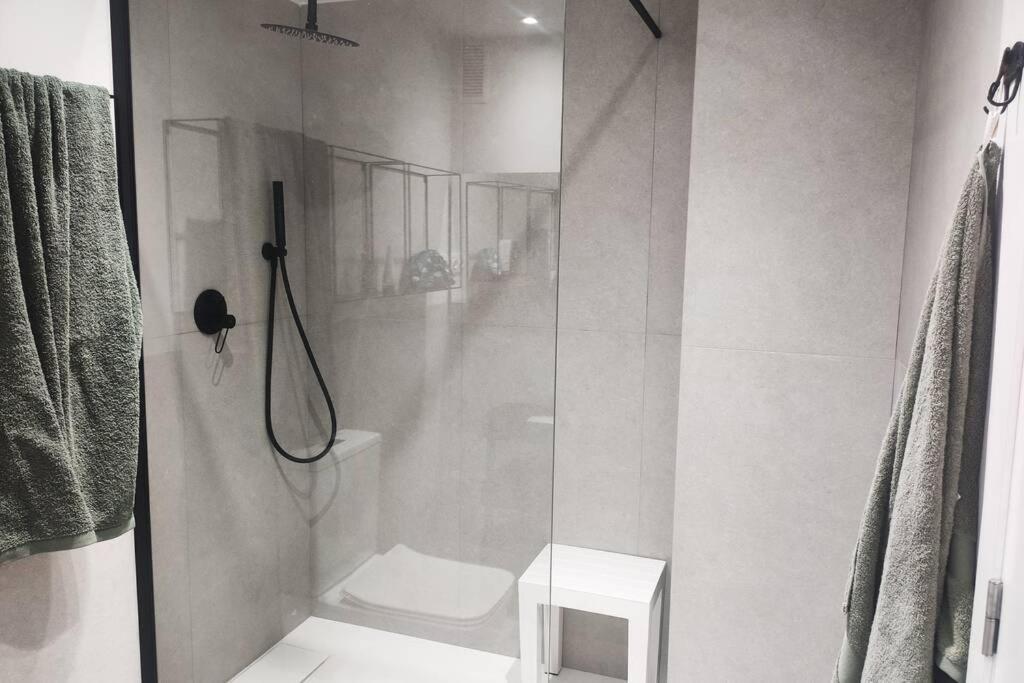 Apartamento Recien Reformado En Primera Linea Con Vistas A La Playa De La Almadraba Benicassim Ngoại thất bức ảnh